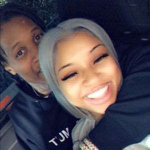 Meet your Posher, Lyniqua